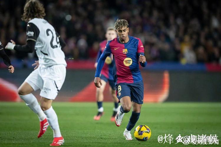 巴萨凭什么领跑西甲？弗利克的“变形记”藏着三大制胜密码