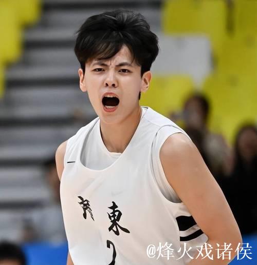 郑薇点名表扬杨舒予:攻防都有长进 在持续进步