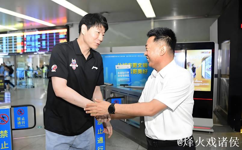 山东与邱彪签下长约 过去四年四次更换主教练